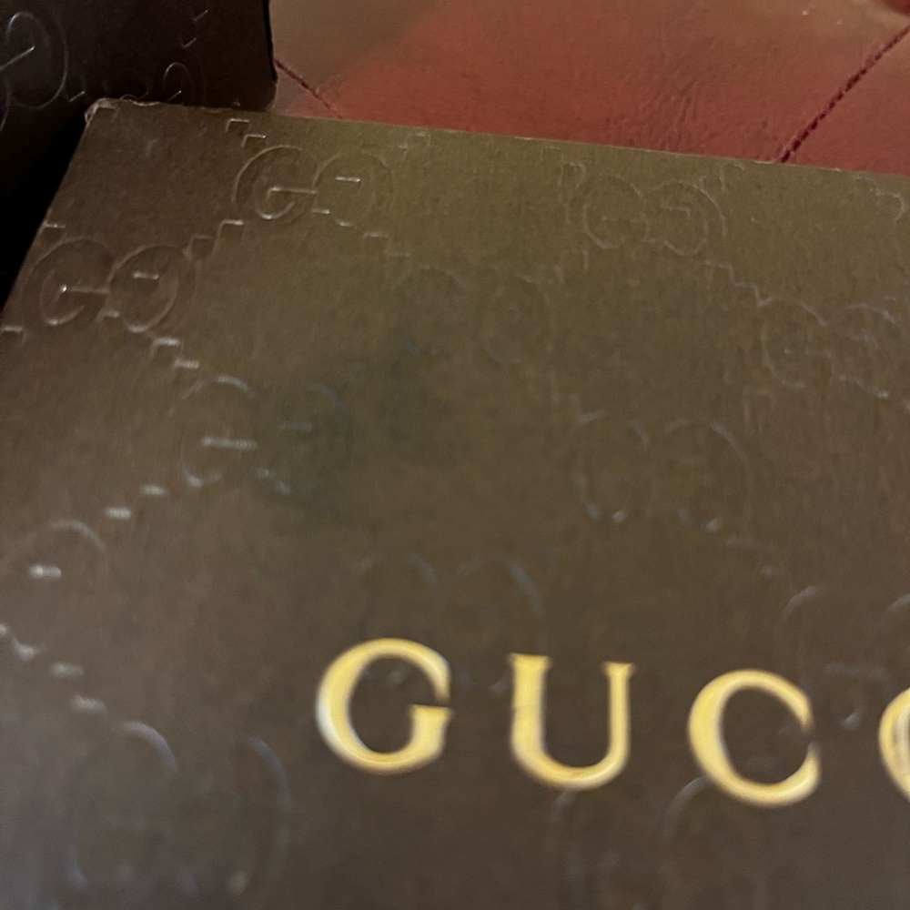 Gucci Embossed Brown Box with Gold Logo - Picture 11 of 14